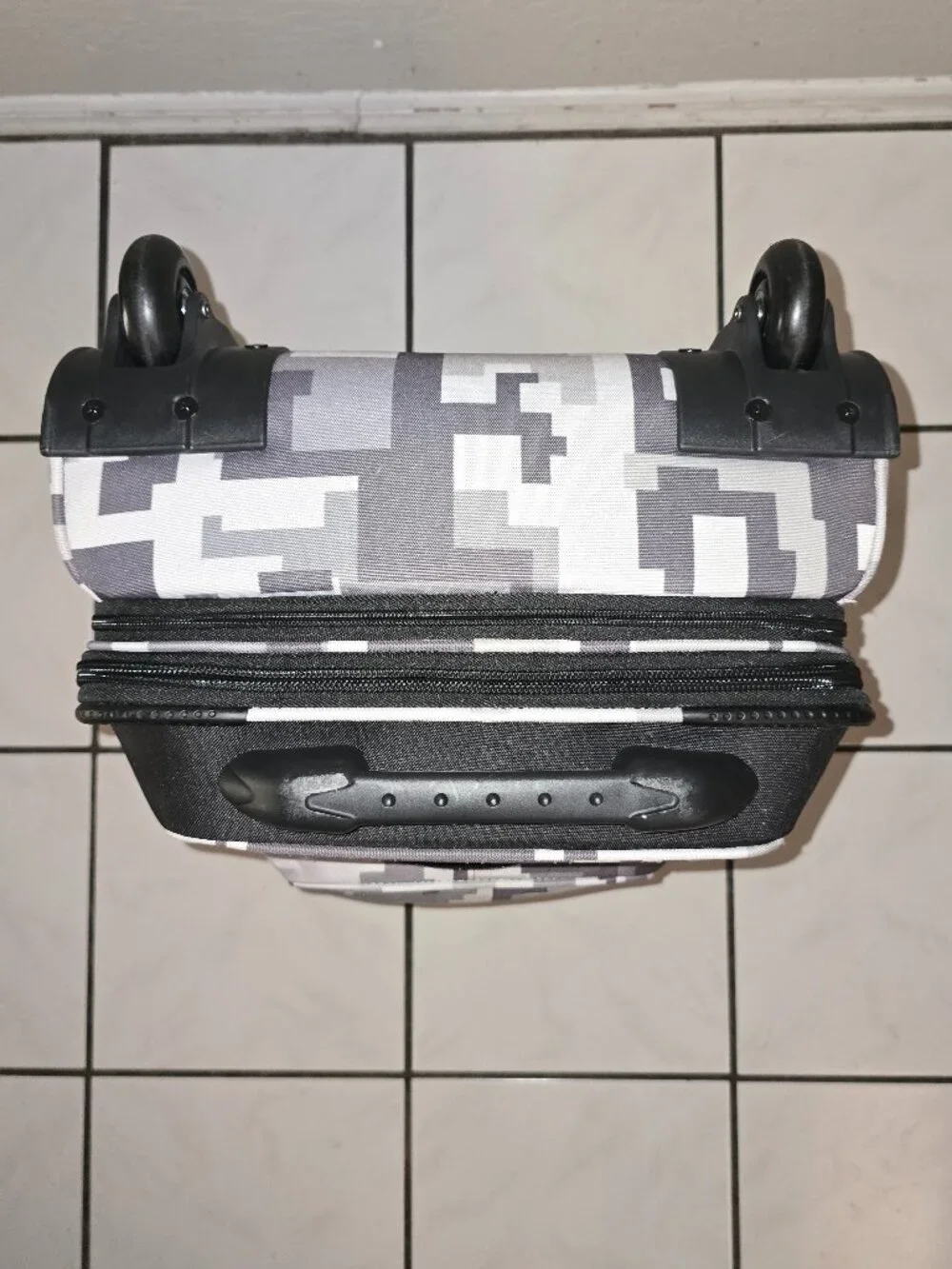Ogio Layover Travel Cyber Camo 22